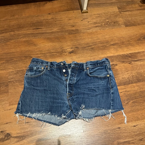 Levi’s button fly 501 frayed jean shorts size 34 waist - Picture 12 of 16
